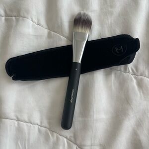 Chanel foundation brush